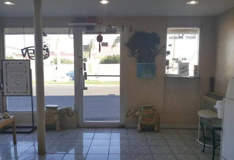 호텔 Budget Inn And Suites El Centro