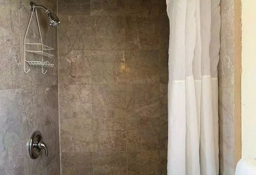 Отель Budget Inn And Suites El Centro