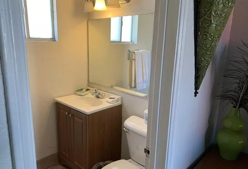 Отель Budget Inn And Suites El Centro