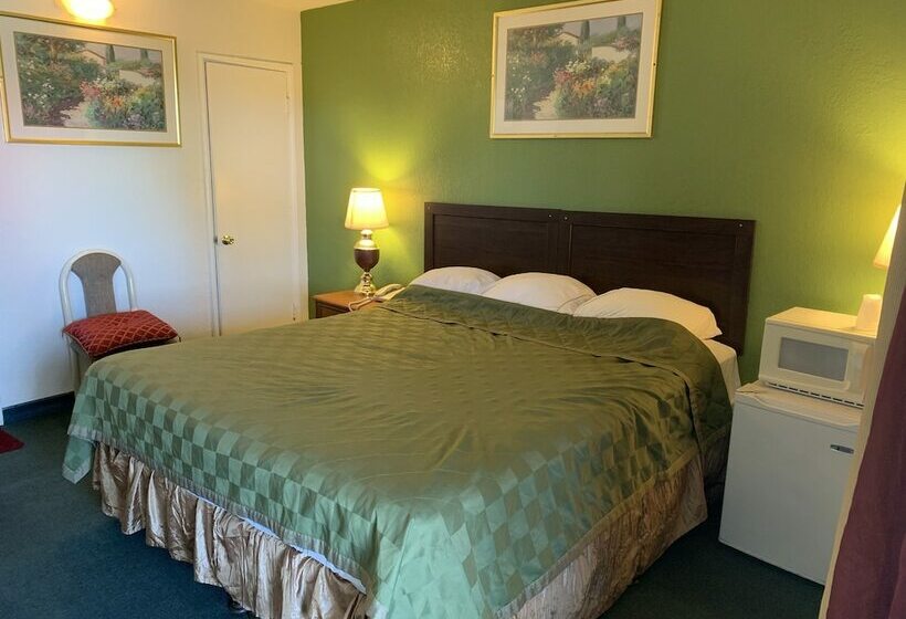 Отель Budget Inn And Suites El Centro