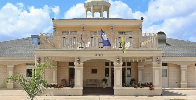 ホテル Carmel Inn And Suites Thibodaux