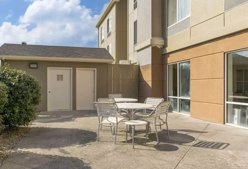 ホテル Comfort Inn & Suites