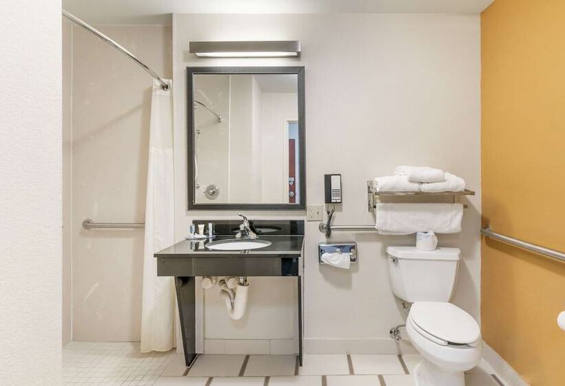 فندق Comfort Inn & Suites