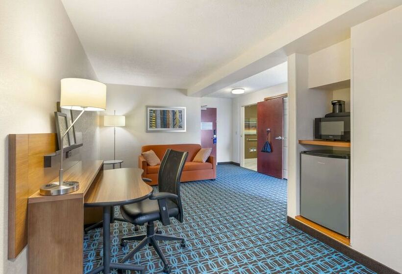 فندق Comfort Inn & Suites