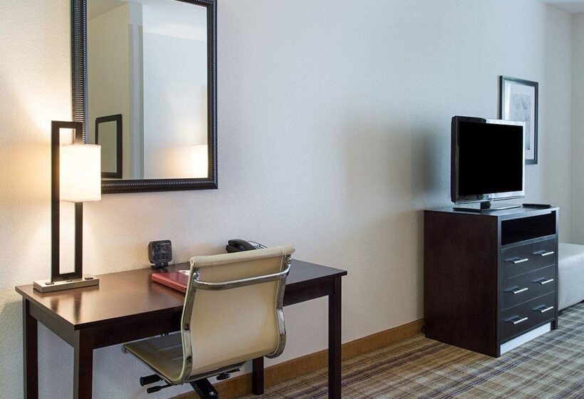 酒店 Comfort Suites Mandeville  Covington