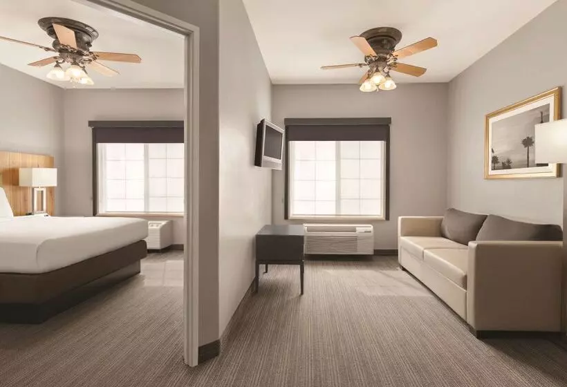 בית מלון כפרי Spark By Hilton Redlands