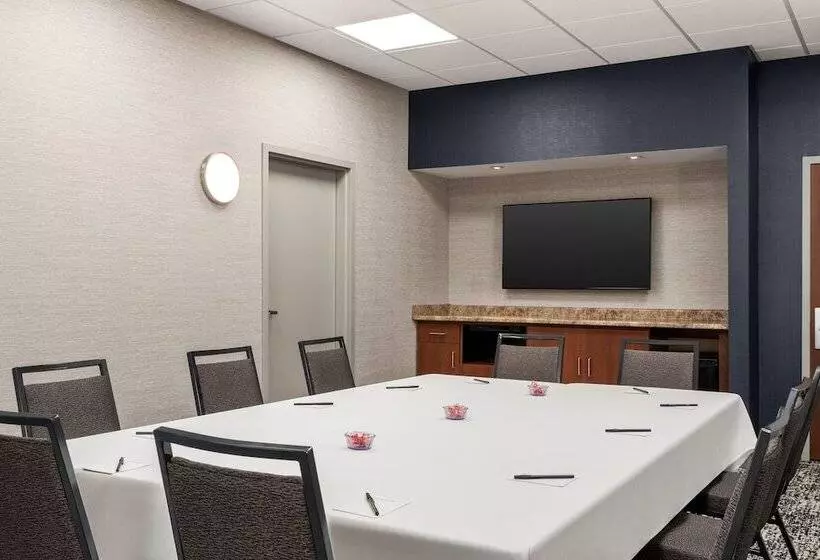 ホテル Courtyard By Marriott Columbia