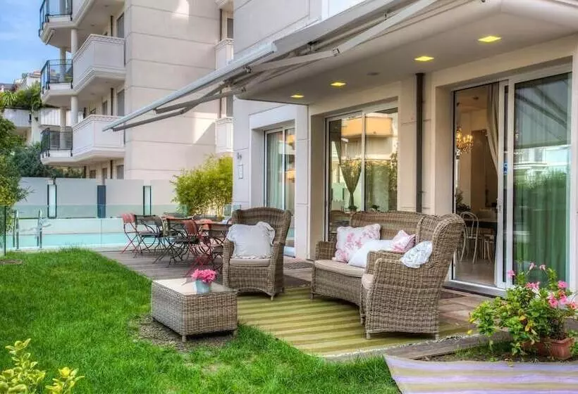 D Place Hotel & Suite