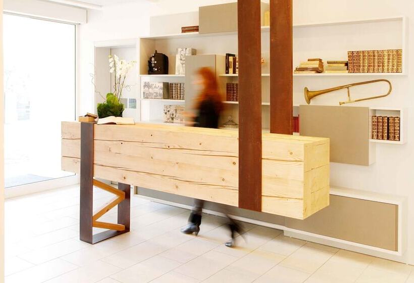 D Place Hotel & Suite