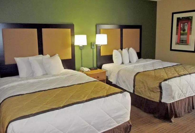 Отель Extended Stay America Suites St. Louis Westport Central