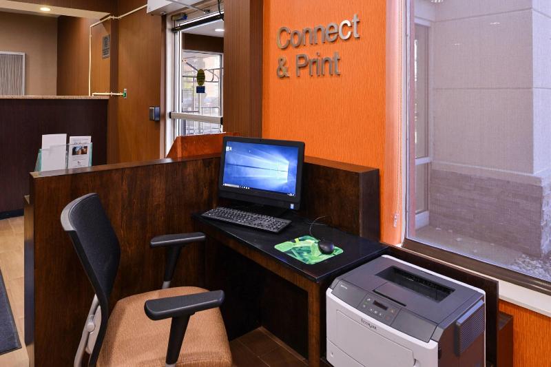 فندق Fairfield Inn & Suites Louisville North