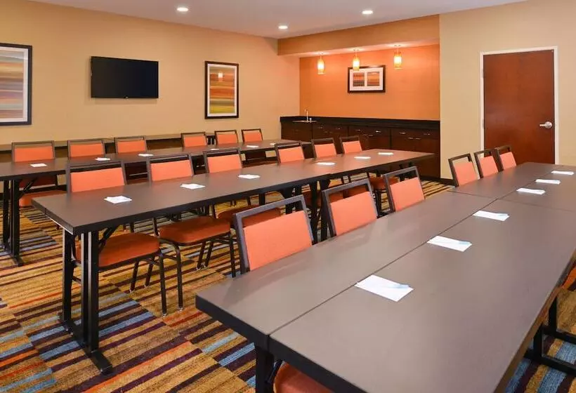 هتل Fairfield Inn & Suites Louisville North