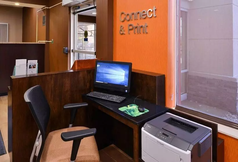 هتل Fairfield Inn & Suites Louisville North