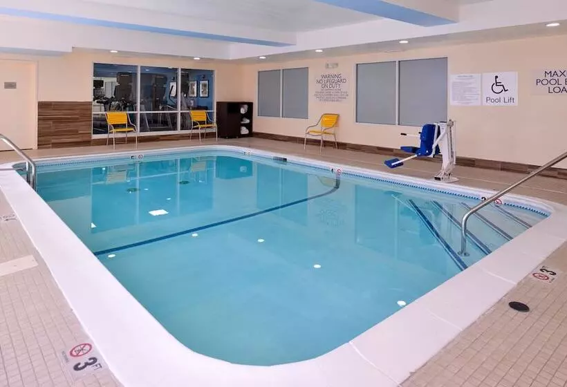 هتل Fairfield Inn & Suites Louisville North