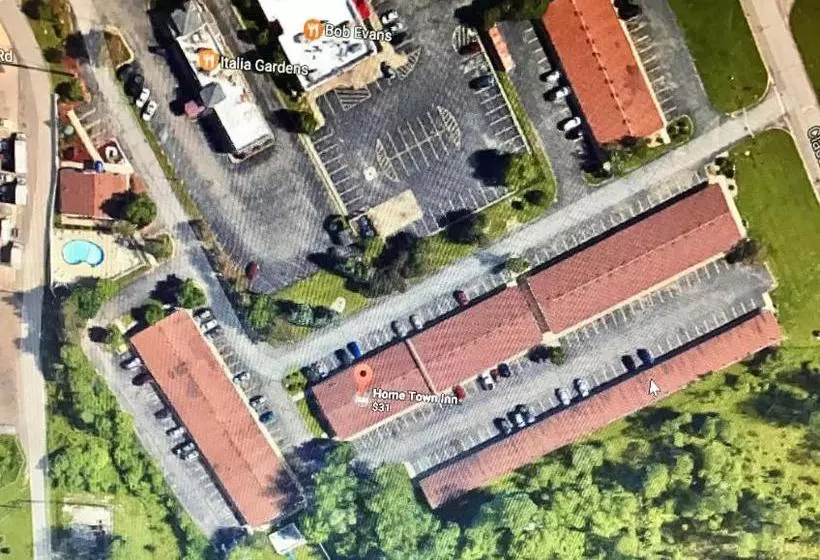 ホテル Home Town Inn