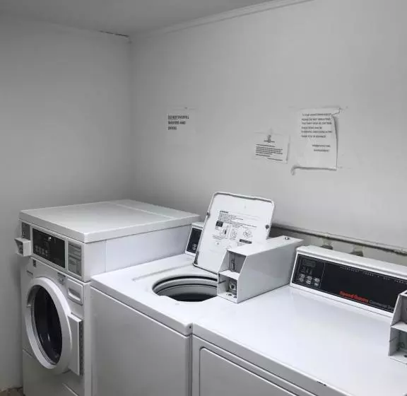 ホテル Home Town Inn