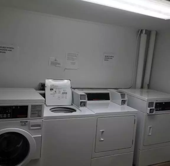 ホテル Home Town Inn