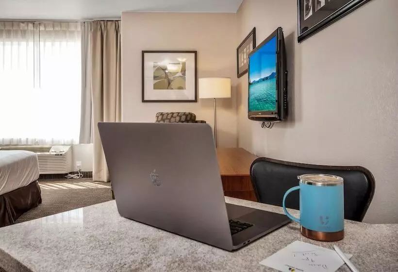 Отель Homesuites By D3h