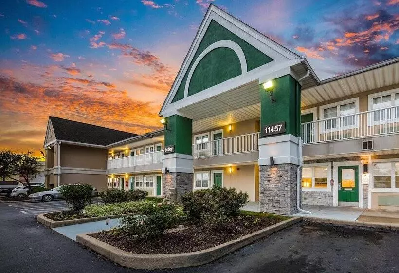 Szálloda Hometowne By Red Roof Studios Cincinnati   Sharonville