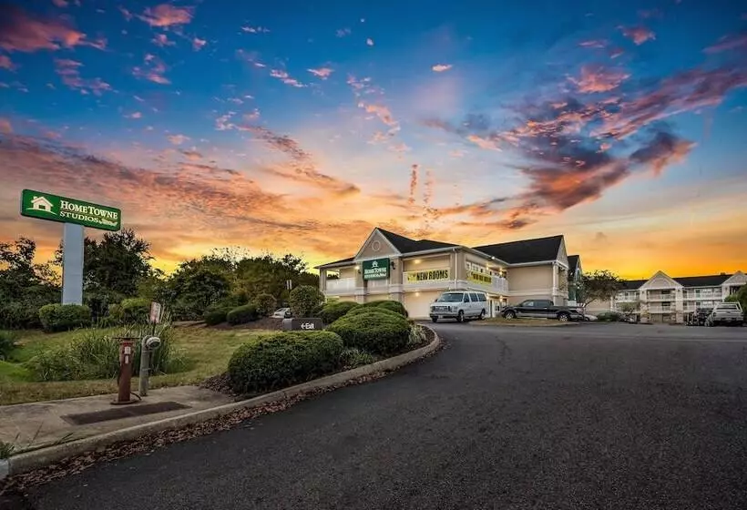 Szálloda Hometowne By Red Roof Studios Cincinnati   Sharonville