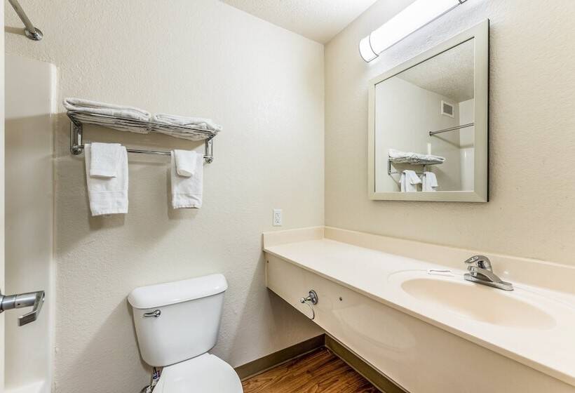 酒店 Hometowne By Red Roof Studios Cincinnati Sharonville