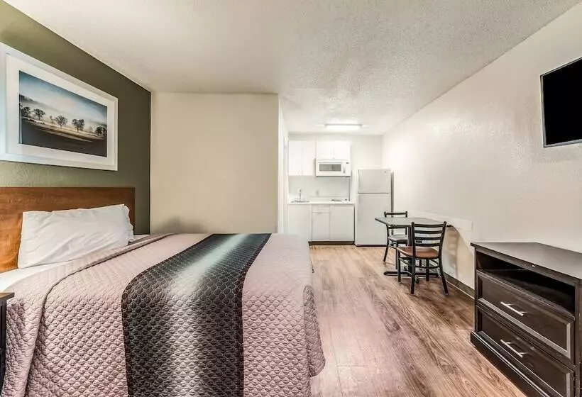 Szálloda Hometowne By Red Roof Studios Cincinnati   Sharonville