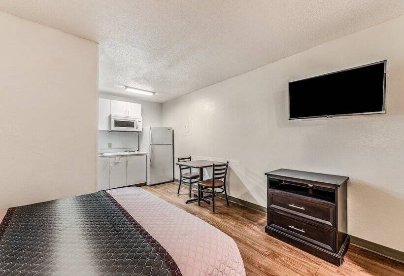 酒店 Hometowne By Red Roof Studios Cincinnati Sharonville