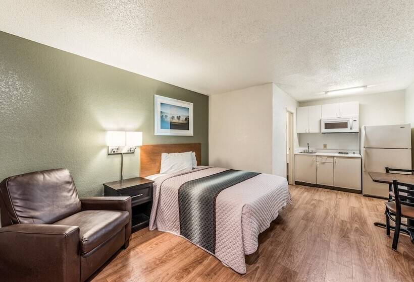 酒店 Hometowne By Red Roof Studios Cincinnati Sharonville