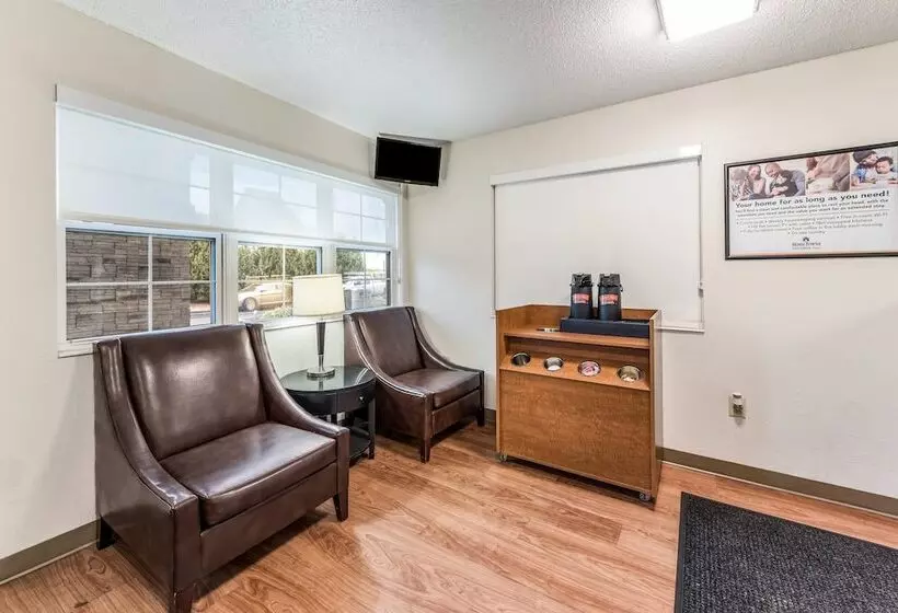 Szálloda Hometowne By Red Roof Studios Cincinnati   Sharonville