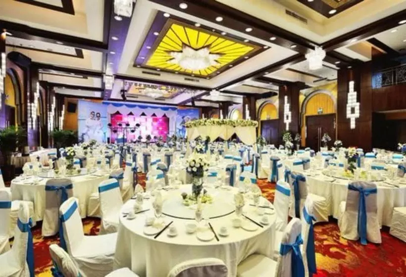 호텔 Luxemon Xinjiang Hongfu