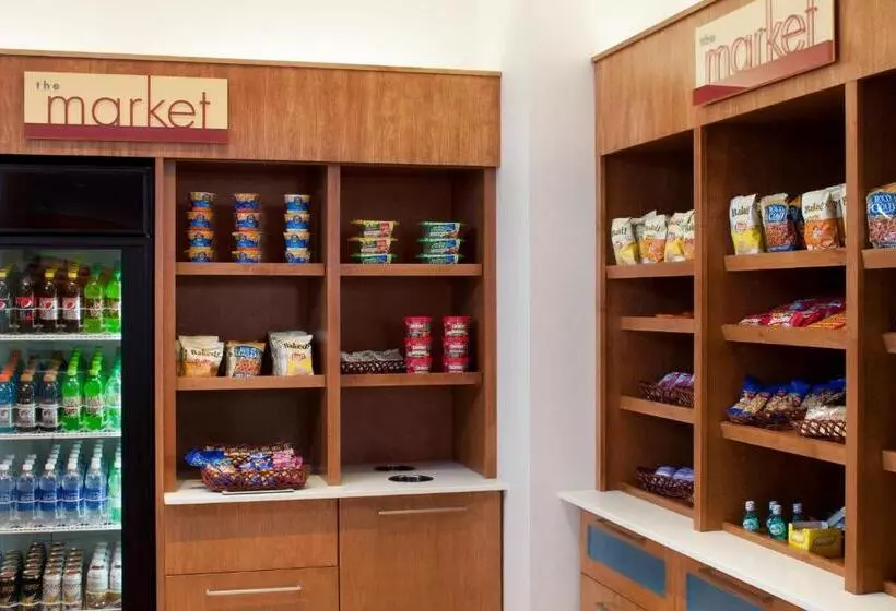 Отель Springhill Suites By Marriott Saginaw