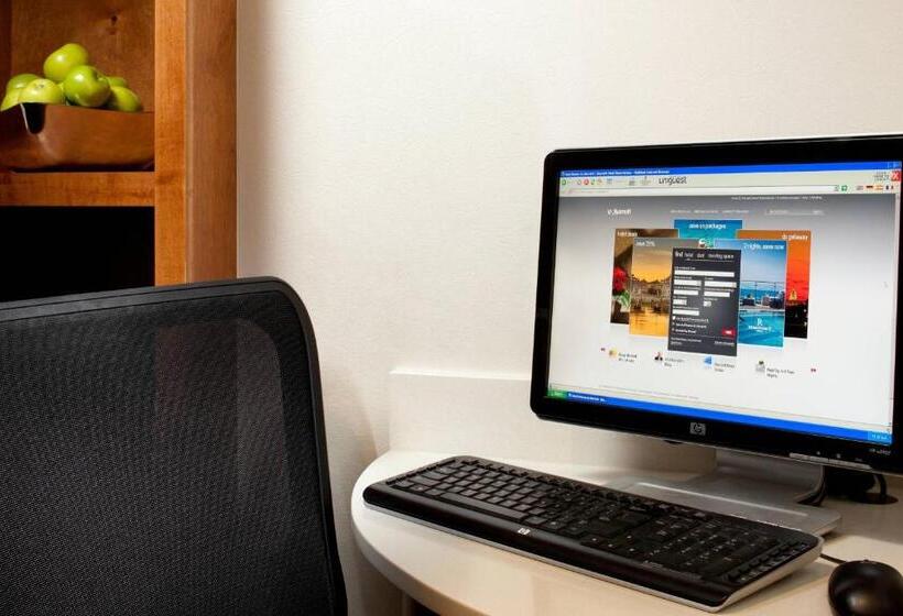 Отель Springhill Suites By Marriott Saginaw