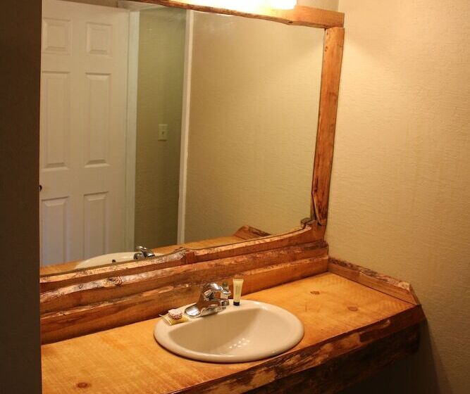 מוטל The Trailhead