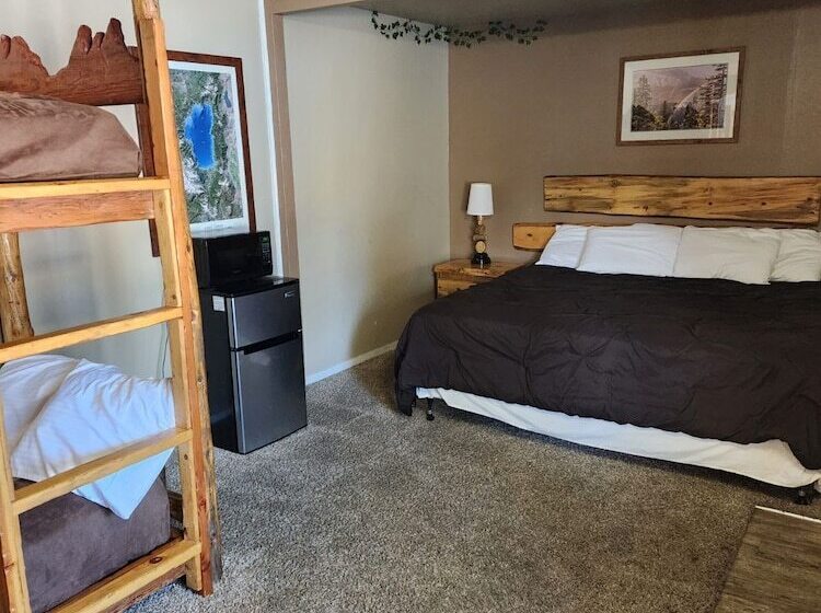 מוטל The Trailhead