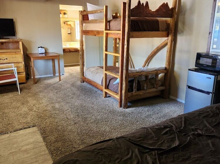 מוטל The Trailhead