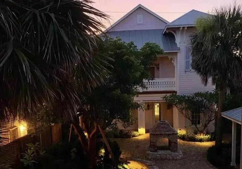 Port D'hiver Bed And Breakfast