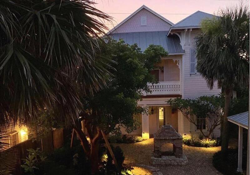 Port D'hiver Bed And Breakfast