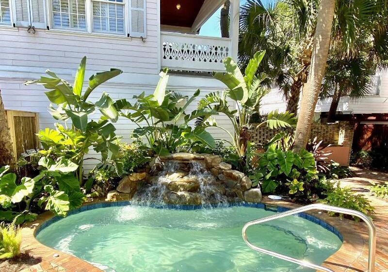 Port D'hiver Bed And Breakfast