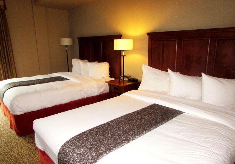 Resort Calabogie Peaks Hotel, Ascend Hotel Collection