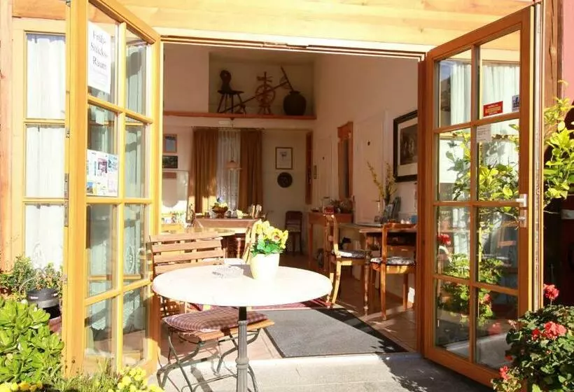 Retkeilymaja Gästehaus Pfefferle Hotel Garni Und Ferienwohnungen