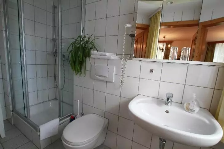 Retkeilymaja Gästehaus Pfefferle Hotel Garni Und Ferienwohnungen