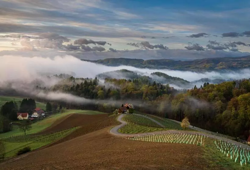 Retkeilymaja Lieperts Cafè Dinners