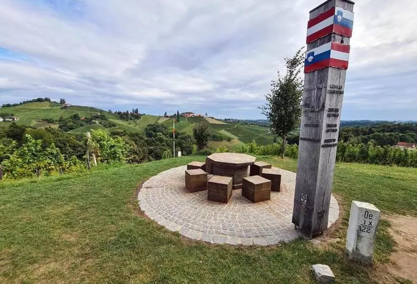 Retkeilymaja Lieperts Cafè Dinners