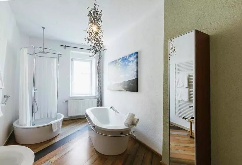 Retkeilymaja Lieperts Cafè Dinners