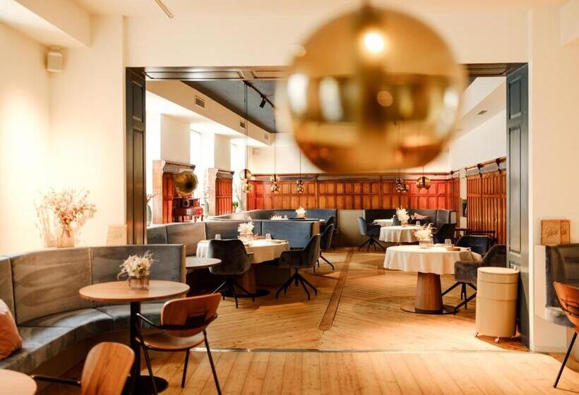 هاستل Lieperts Cafè Dinners