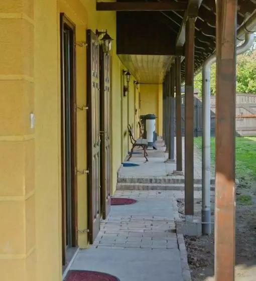 ペンション Antiklak