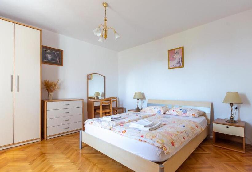 پانسیون Apartments And Rooms Ješelnik