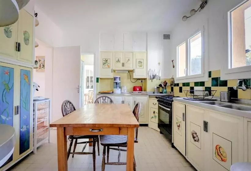 ペンション Les Iles D Or