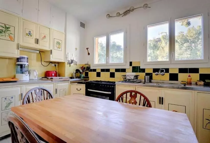 ペンション Les Iles D Or