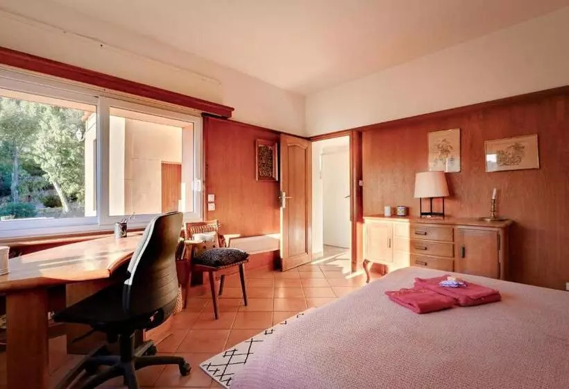 ペンション Les Iles D Or